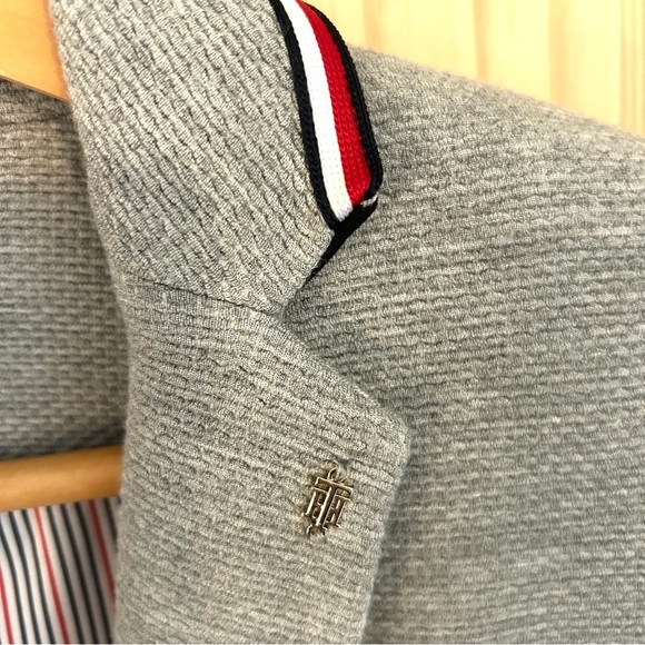 Tommy Hilfiger Textured Gray Ribbon Trim Blazer. Size 4. - Picture 4 of 16